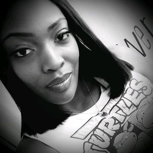 Meet your Posher, Larita